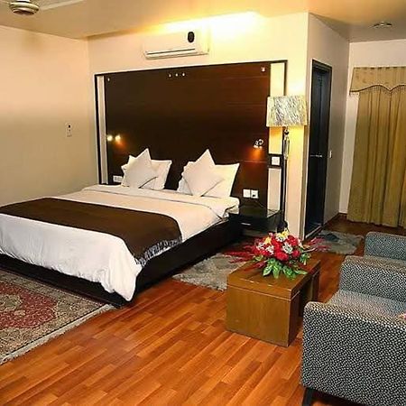 Hira Guest House Karachi Exterior photo