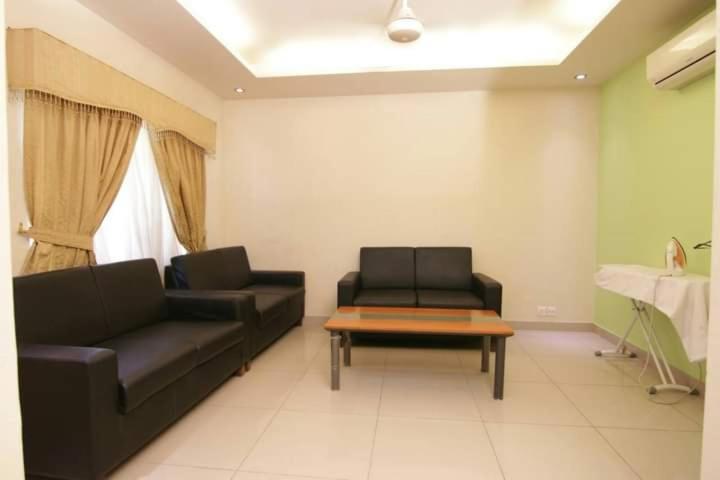 Hira Guest House Karachi Exterior photo