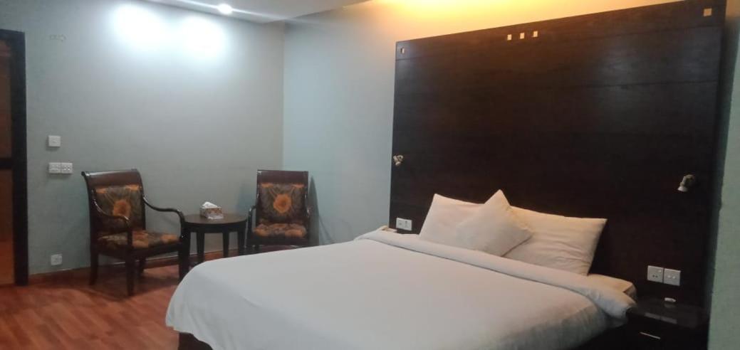 Hira Guest House Karachi Exterior photo