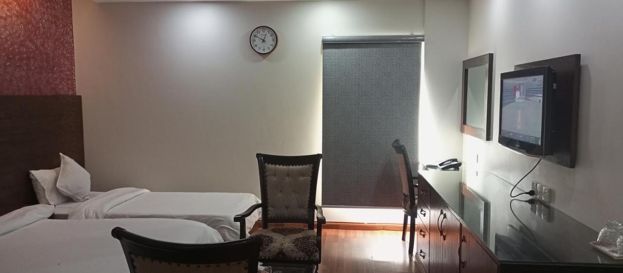 Hira Guest House Karachi Exterior photo