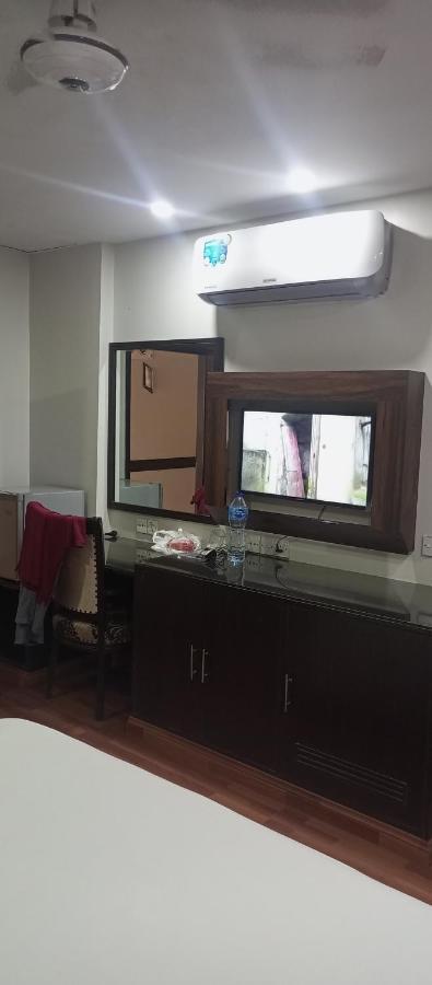 Hira Guest House Karachi Exterior photo