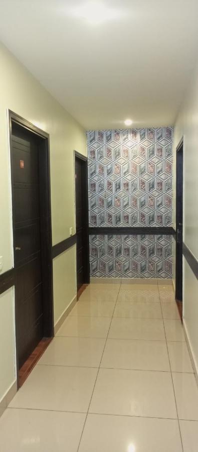 Hira Guest House Karachi Exterior photo