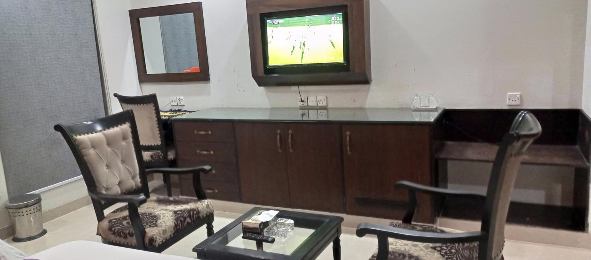 Hira Guest House Karachi Room photo