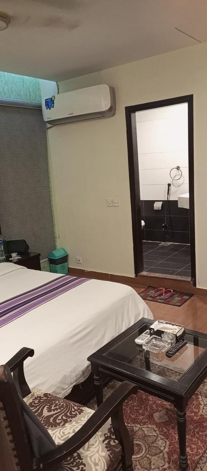 Hira Guest House Karachi Exterior photo